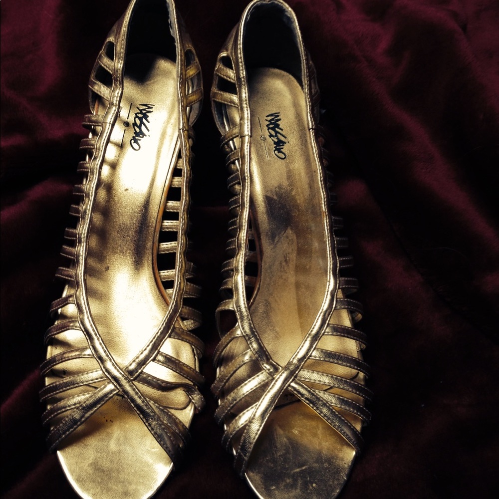 Shoes size 8